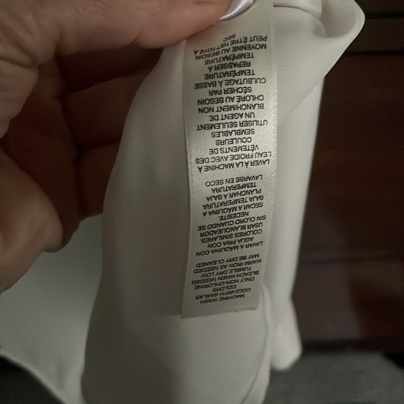 White House, Black market blouse - Picture 6 of 6